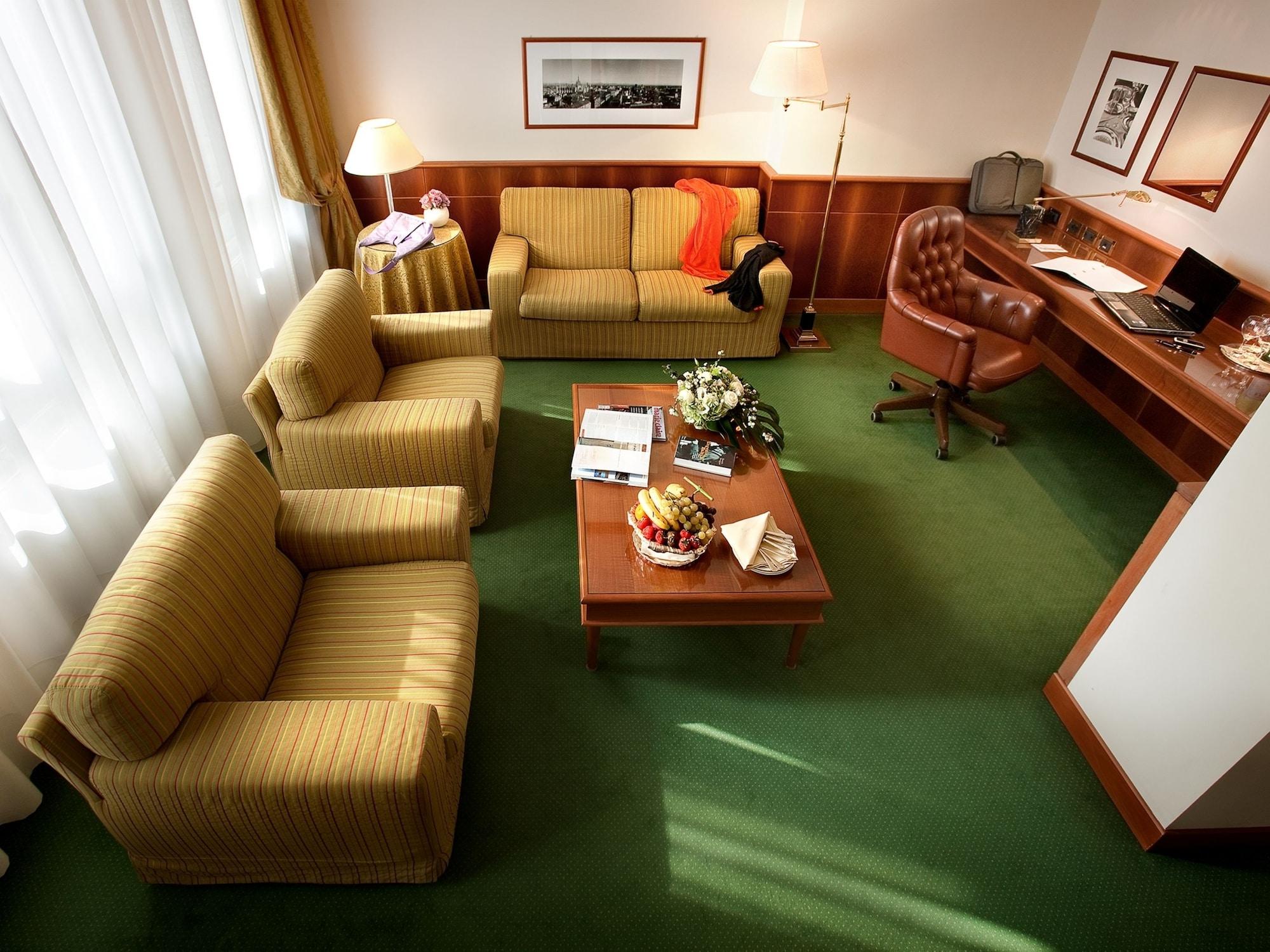 Hotel Cavour Milano Esterno foto