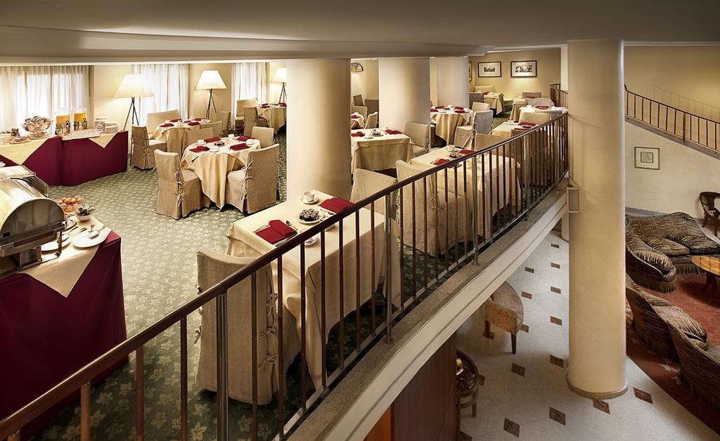 Hotel Cavour Milano Esterno foto