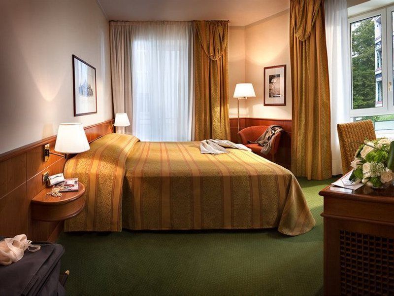 Hotel Cavour Milano Esterno foto