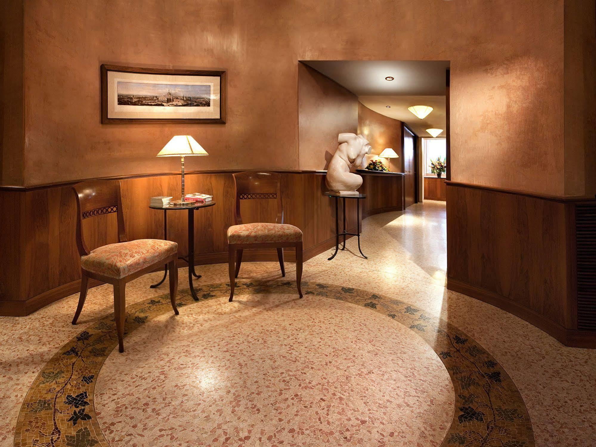 Hotel Cavour Milano Esterno foto