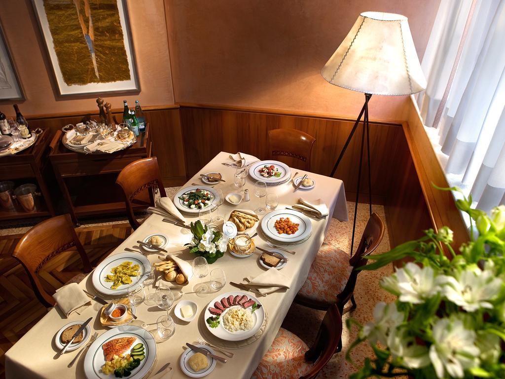 Hotel Cavour Milano Esterno foto