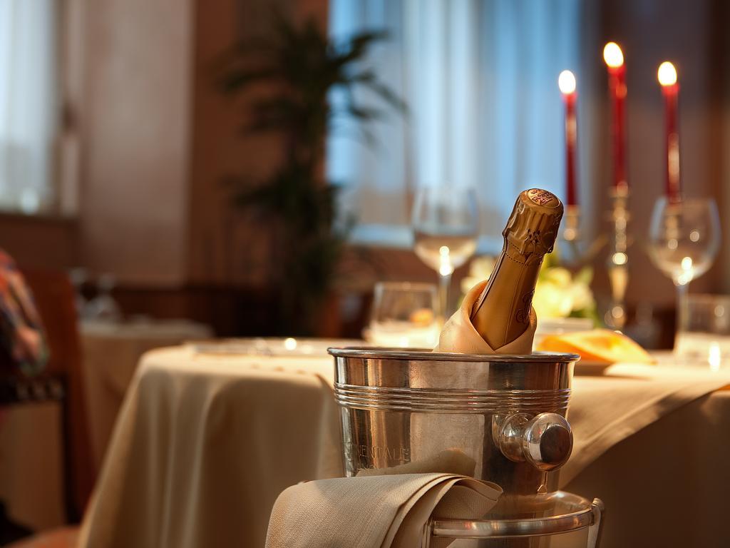 Hotel Cavour Milano Esterno foto