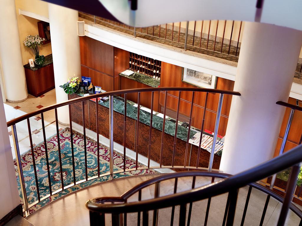 Hotel Cavour Milano Esterno foto